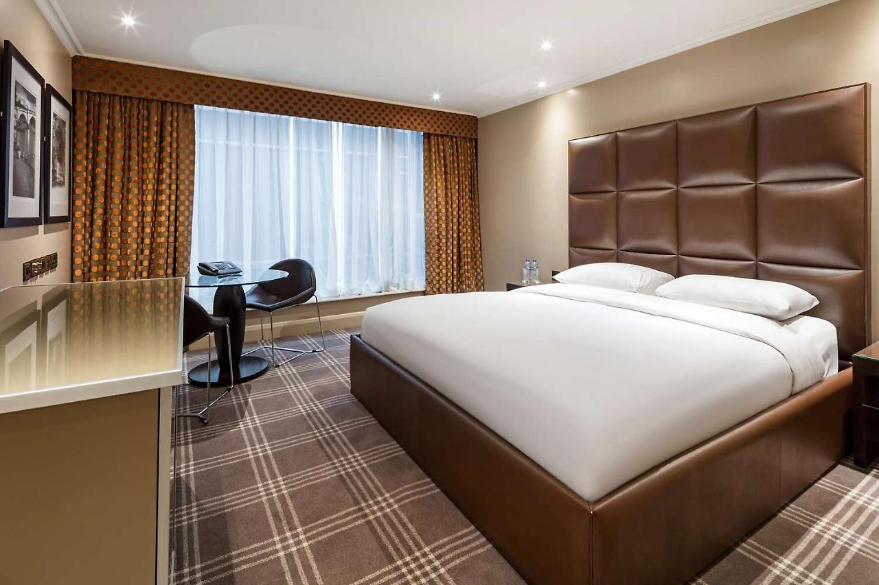 Radisson Blu Hotel, London Heathrow Hillingdon Ngoại thất bức ảnh