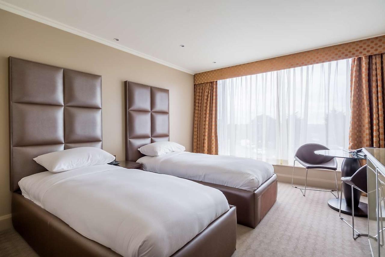 Radisson Blu Hotel, London Heathrow Hillingdon Ngoại thất bức ảnh