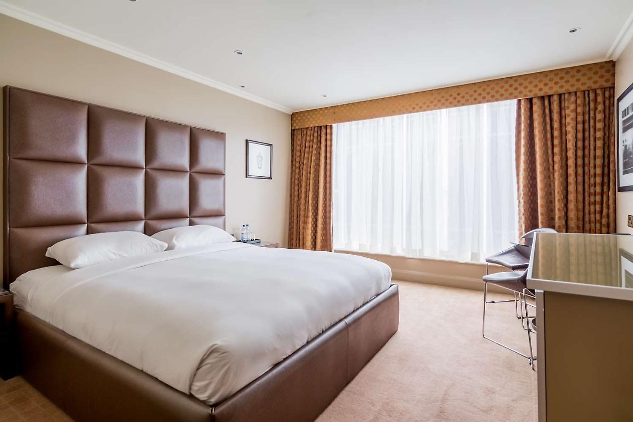 Radisson Blu Hotel, London Heathrow Hillingdon Ngoại thất bức ảnh