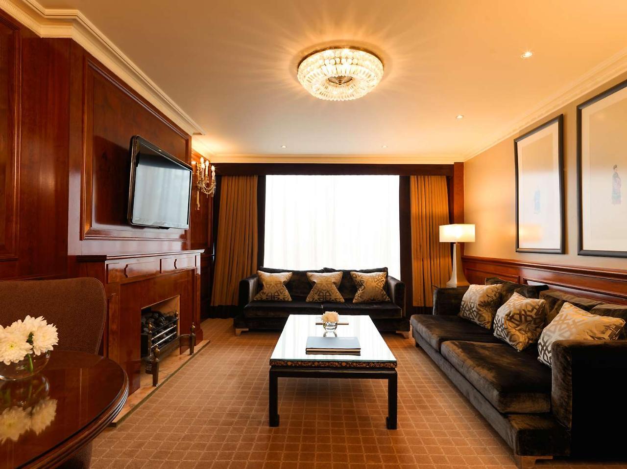 Radisson Blu Hotel, London Heathrow Hillingdon Ngoại thất bức ảnh