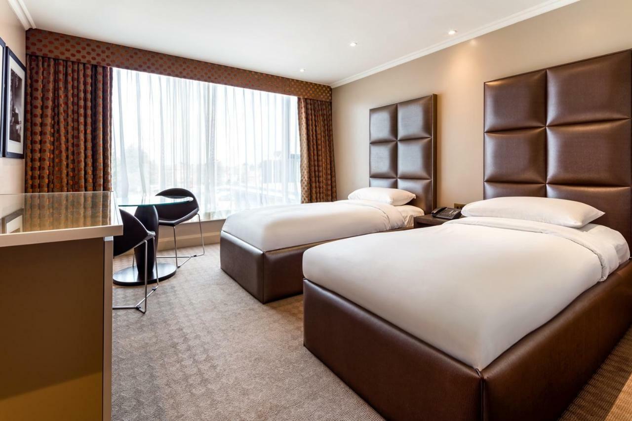 Radisson Blu Hotel, London Heathrow Hillingdon Ngoại thất bức ảnh