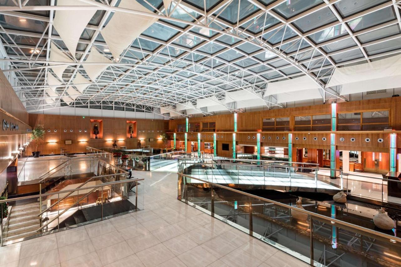Radisson Blu Hotel, London Heathrow Hillingdon Ngoại thất bức ảnh
