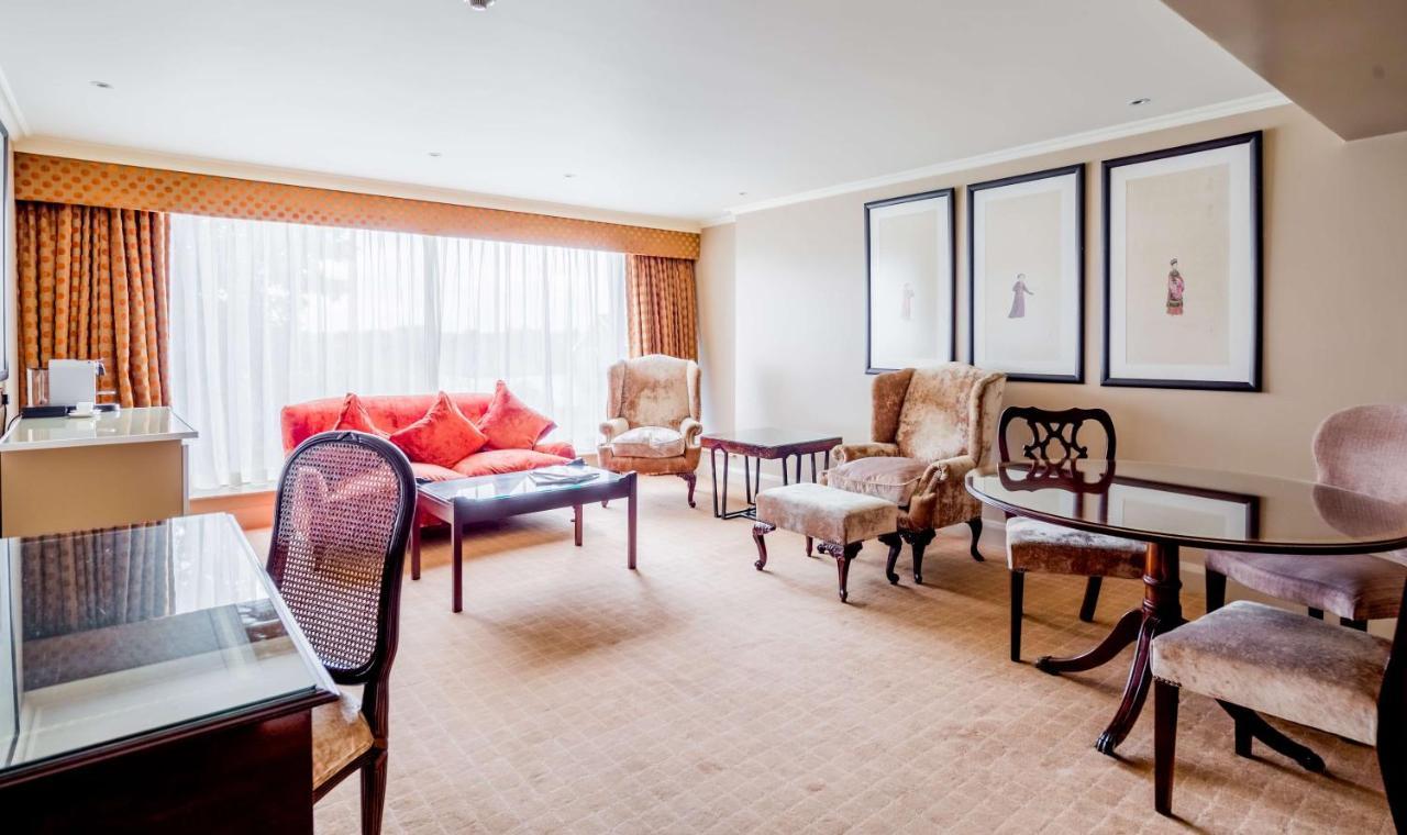 Radisson Blu Hotel, London Heathrow Hillingdon Ngoại thất bức ảnh
